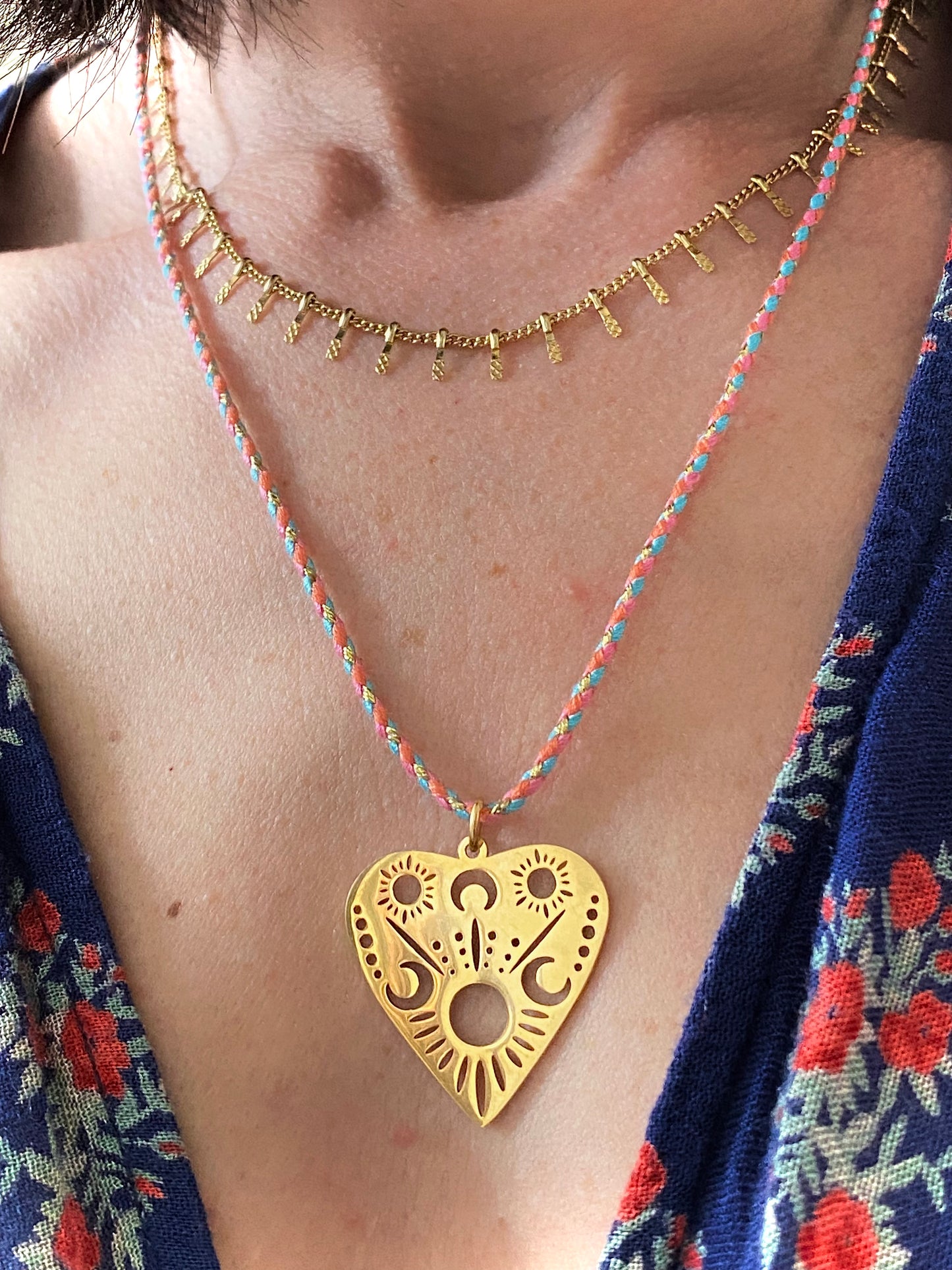 Collier amulette cœur